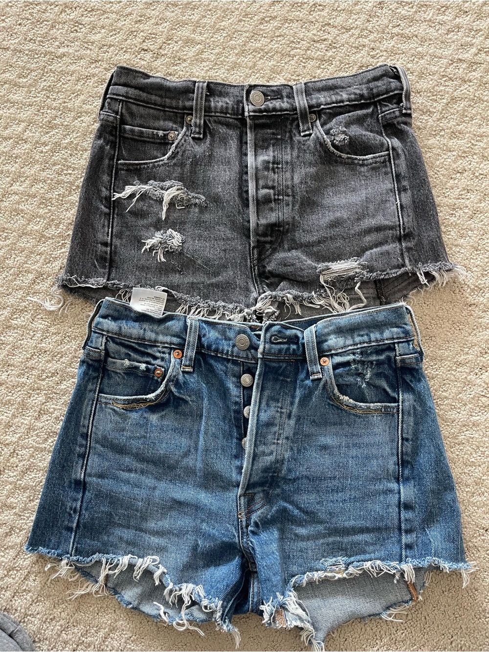 Set of 2 Levi’s Cut Off Shorts